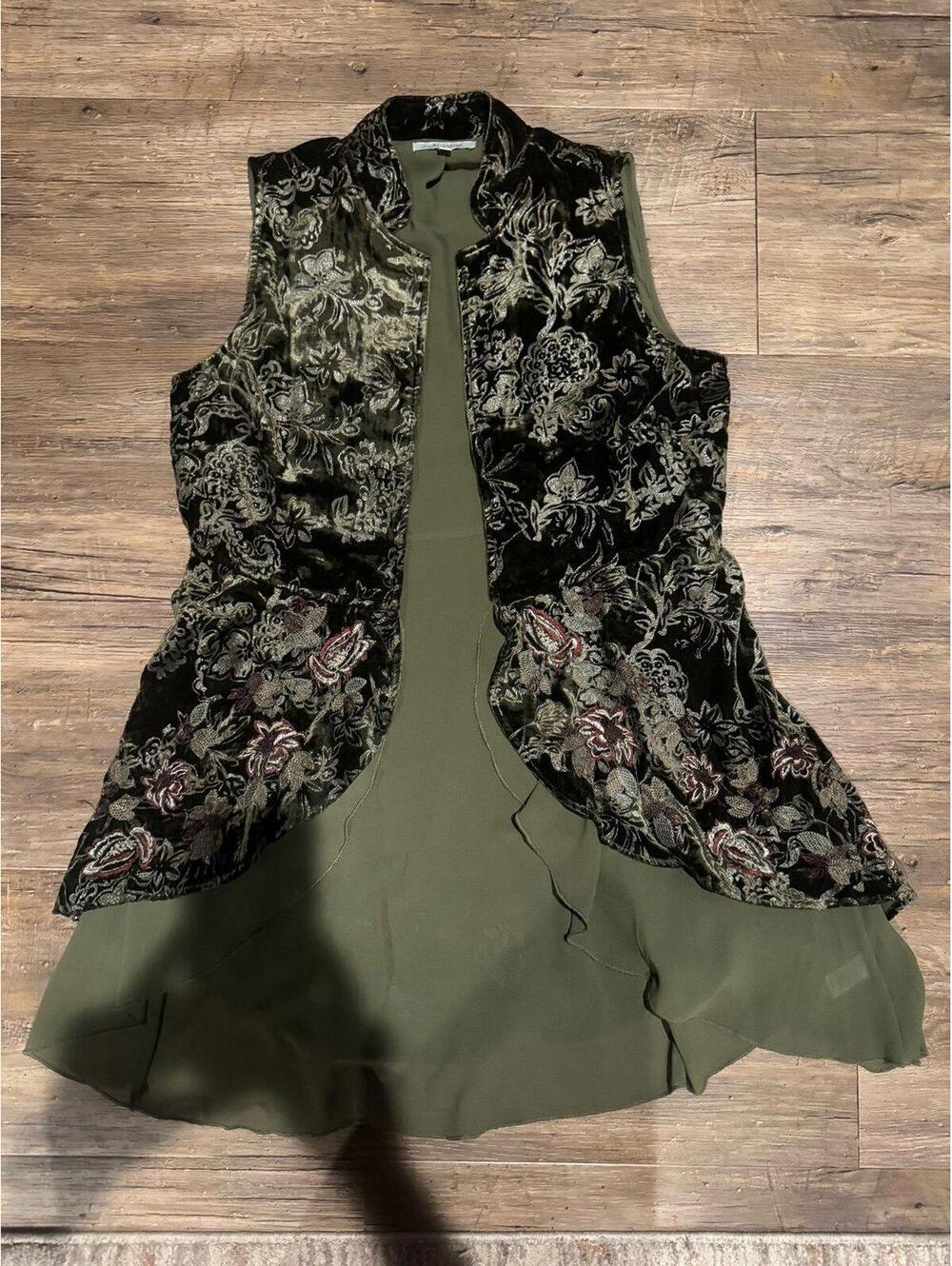 NWOT John Mark Green Velvet Floral Layered Cardigan Vest Sz Sm